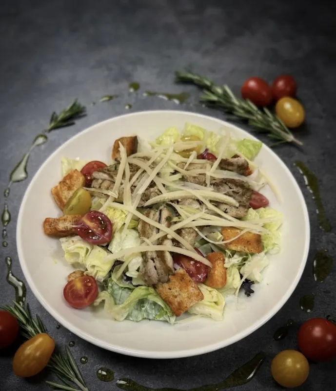 TAVUKLU SEZAR SALATASI