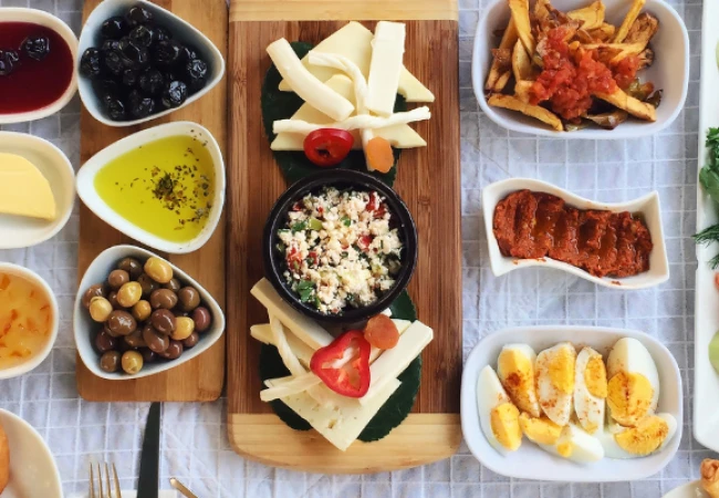 SEÇMELİ KAHVALTILAR