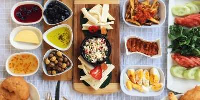 SEÇMELİ KAHVALTILAR