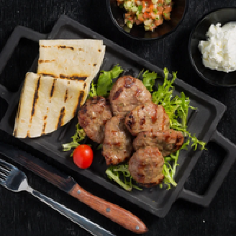 GEGRILLTE FLEISCHBÄLLCHEN