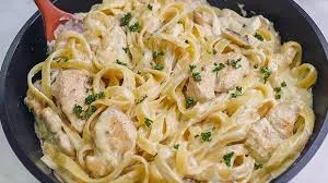 Fettuccini Alfredo Tavuklu