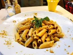 Köri Soslu Penne Tavuklu