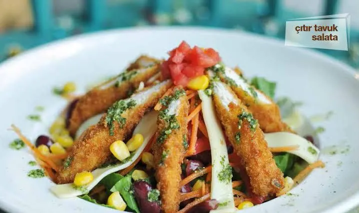 Çıtır Tavuklu Salata