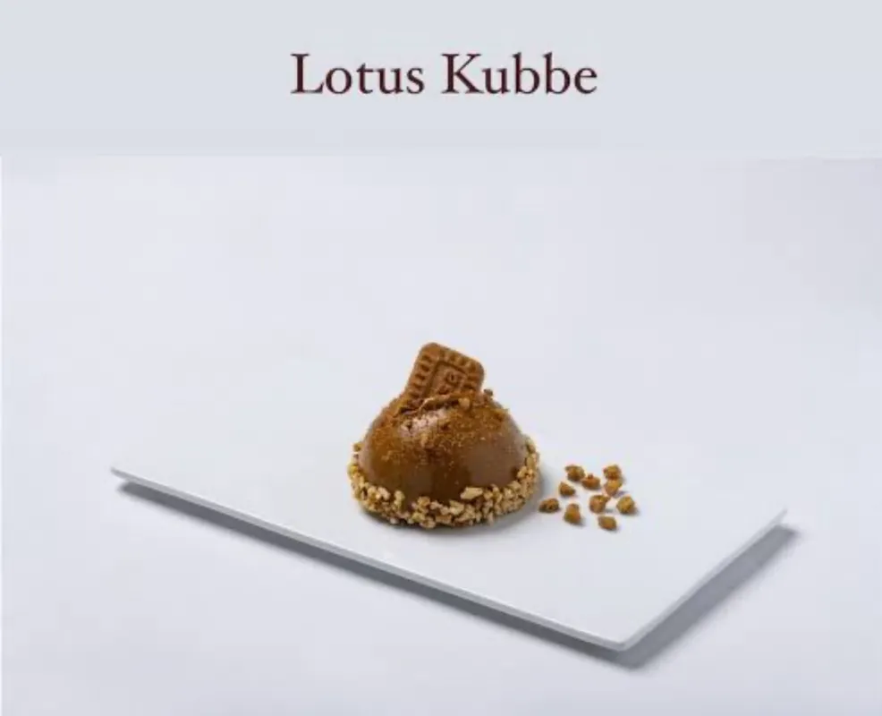 Lotuslu kubbe