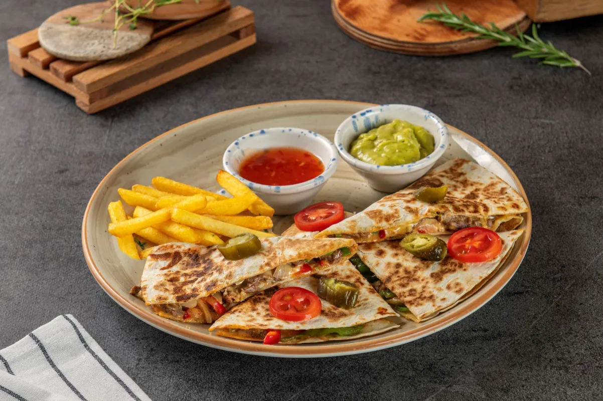 QUESADİLLA BEEF