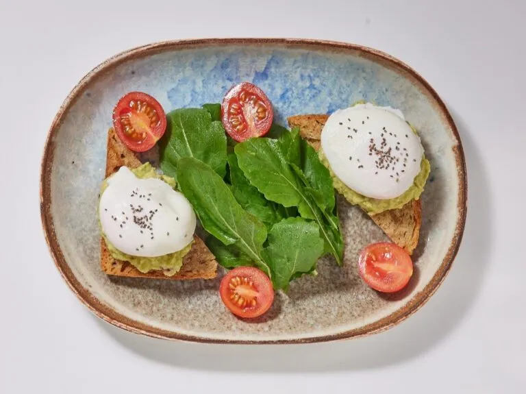 Avokado Poşe Yumurta