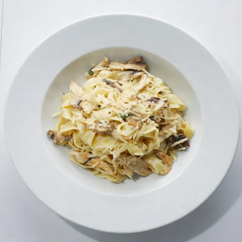 Krema Mantarlı Tavuklu Fettuccine