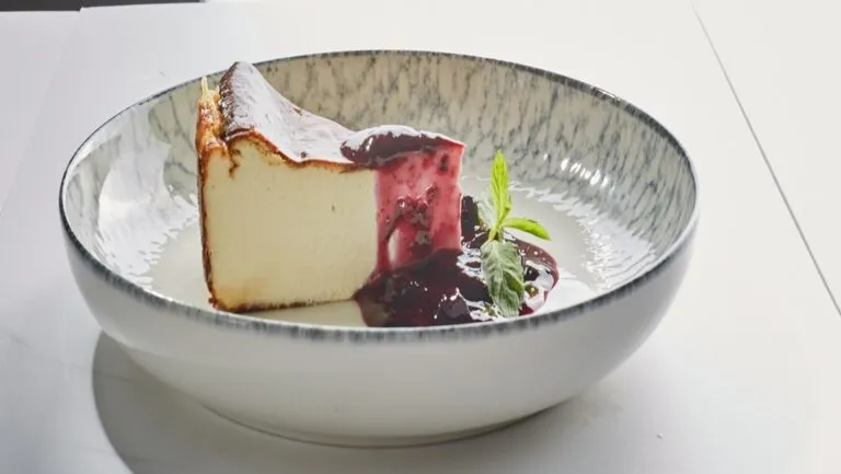 Sansebastian Cheesecake (Sade)