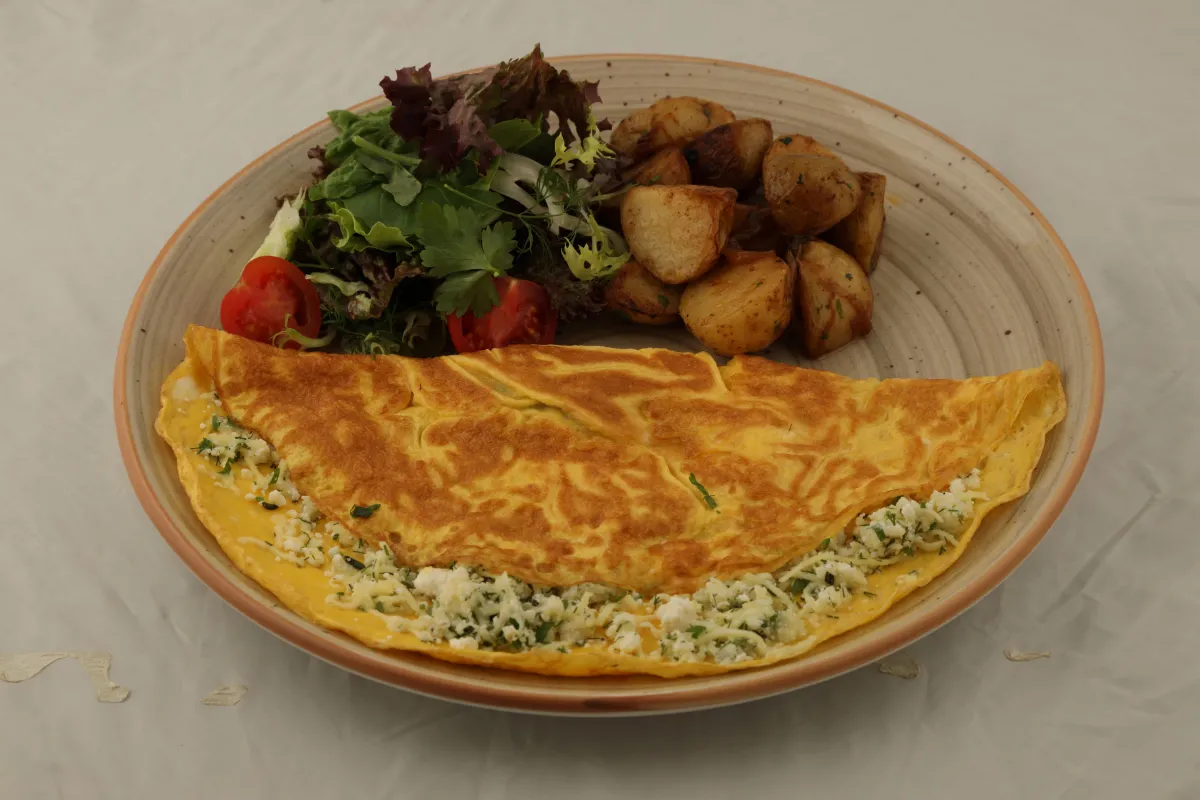 OMLET TAZE OTLU VE PEYNİRLİ