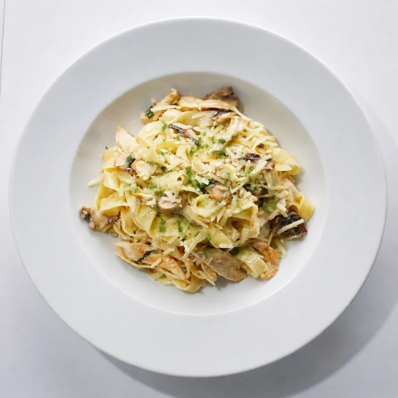 Krema Mantarlı Tavuklu Fettuccine